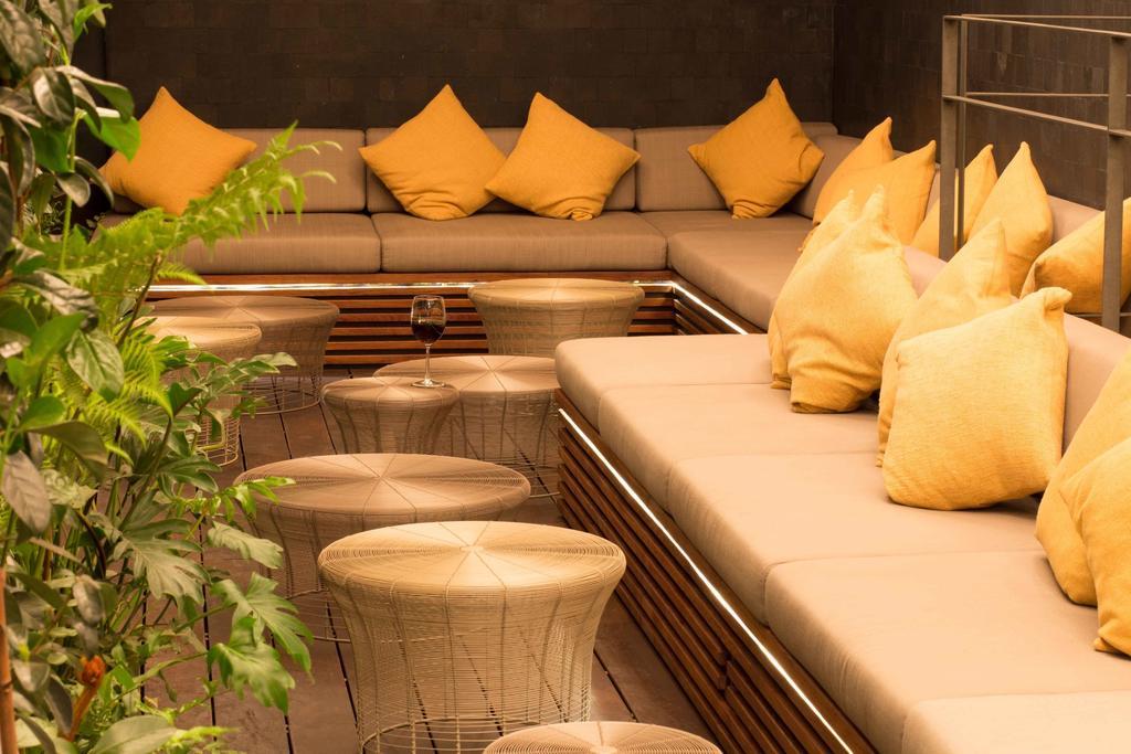 金宝套房酒店 墨西哥城 外观 照片 The interior of the lounge