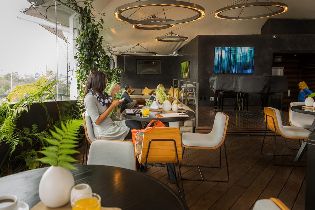 金宝套房酒店 墨西哥城 外观 照片 The lounge at the airport