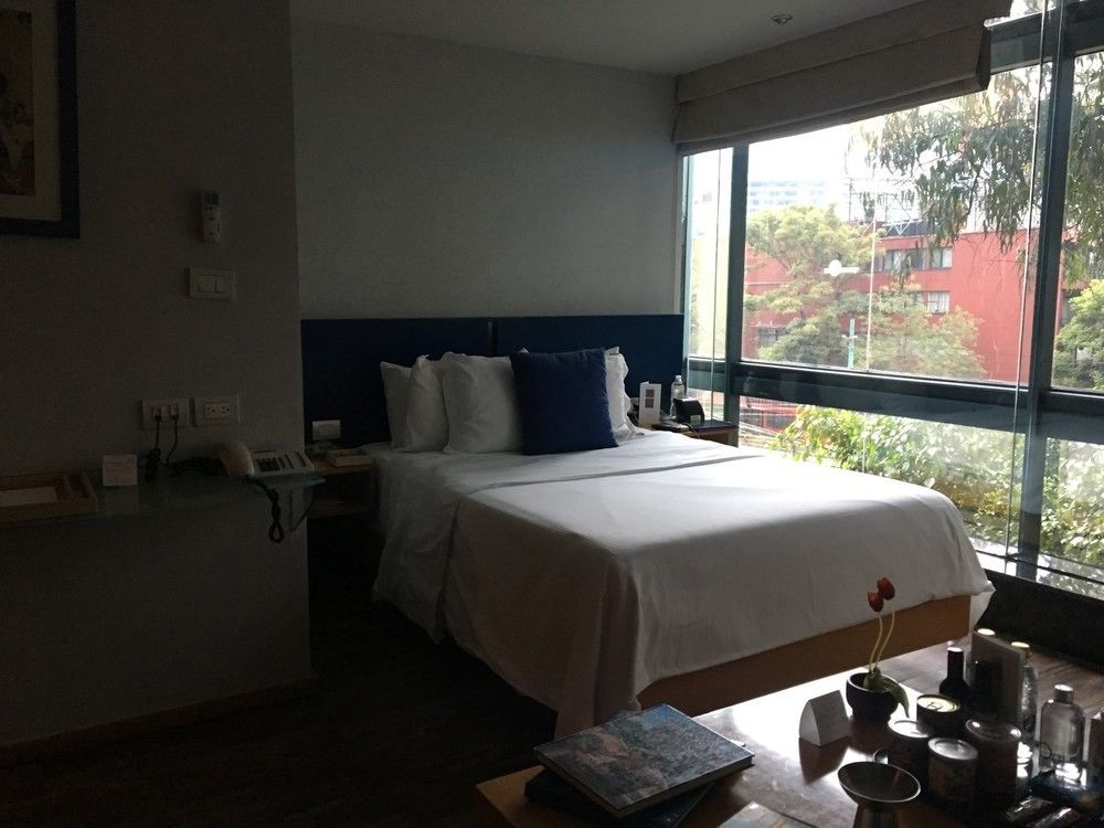 金宝套房酒店 墨西哥城 外观 照片 A bedroom at the hotel